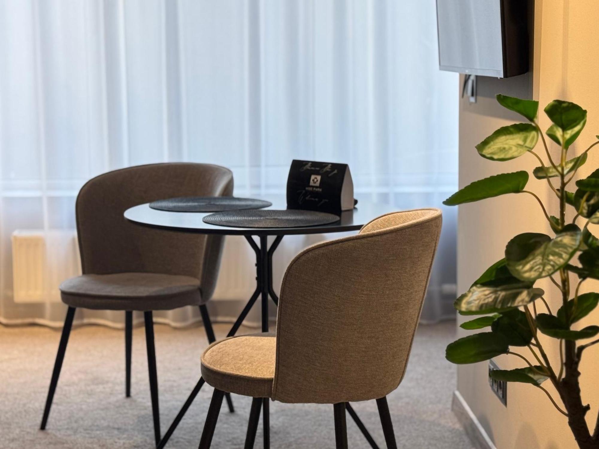Hide Park Hotel Vinnicja Kültér fotó